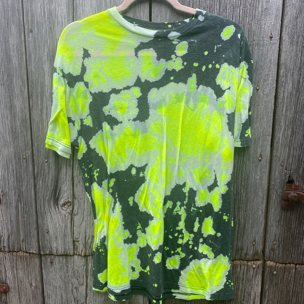 UO acid wash tee